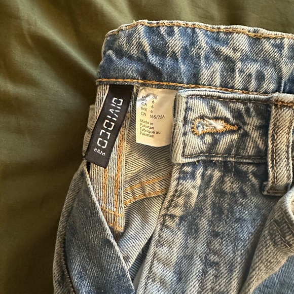 H&M Divided Light Blue Acid Wash Jeans - Picture 3 of 4